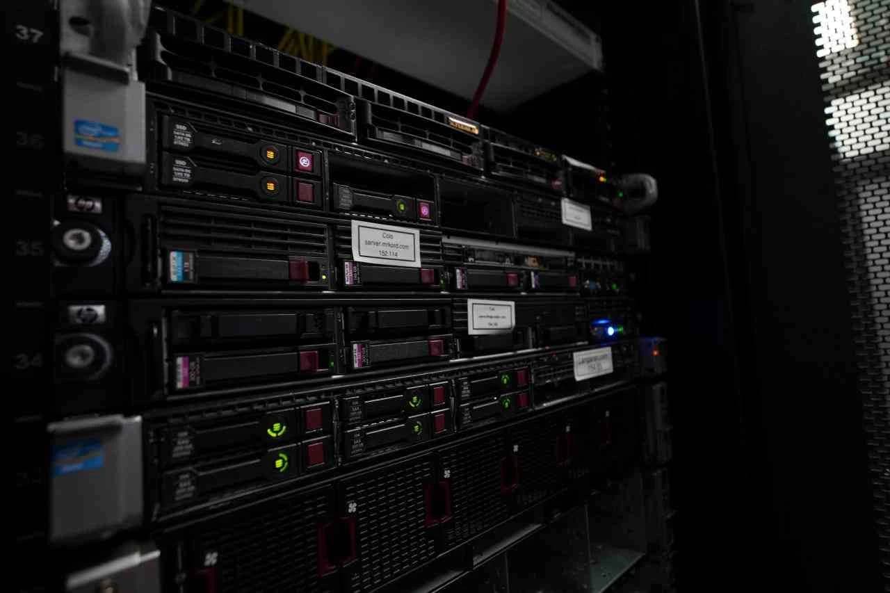 دیتاسنتر برتینا - تجهیزات شبکه